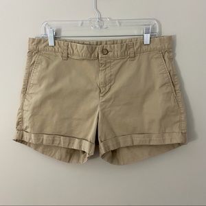 Khakis by Gap Chino Girlfriend Shorts Size 10 Cuffed 4 Inch Stretch Fabric